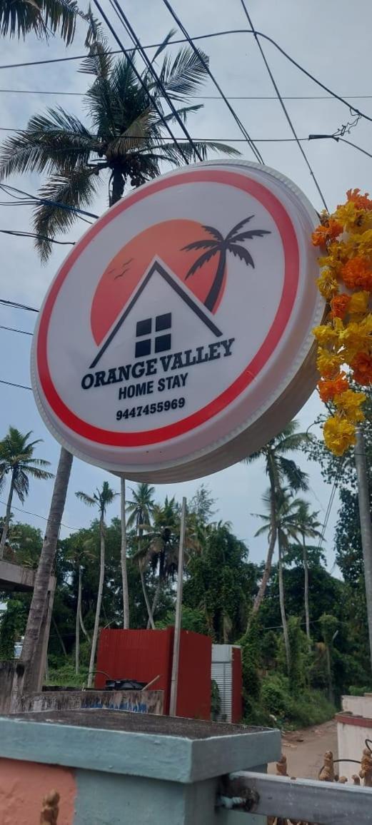 Orange Valley Homestay 트리반드룸 외부 사진